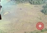 Standbild Marine Jet Jagdbomben Viet Cong Position Quang Ngai Vietnam, 1967, aus Sekunde 30 historischem Filmmaterial Videoclip 65675065746