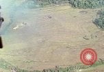 Standbild Marine Jet Jagdbomben Viet Cong Position Quang Ngai Vietnam, 1967, aus Sekunde 31 historischem Filmmaterial Videoclip 65675065746