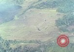 Standbild Marine Jet Jagdbomben Viet Cong Position Quang Ngai Vietnam, 1967, aus Sekunde 39 historischem Filmmaterial Videoclip 65675065746
