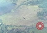 Standbild Marine Jet Jagdbomben Viet Cong Position Quang Ngai Vietnam, 1967, aus Sekunde 40 historischem Filmmaterial Videoclip 65675065746