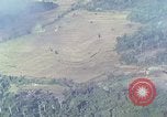 Standbild Marine Jet Jagdbomben Viet Cong Position Quang Ngai Vietnam, 1967, aus Sekunde 43 historischem Filmmaterial Videoclip 65675065746