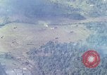 Standbild Marine Jet Jagdbomben Viet Cong Position Quang Ngai Vietnam, 1967, aus Sekunde 47 historischem Filmmaterial Videoclip 65675065746