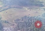 Standbild Marine Jet Jagdbomben Viet Cong Position Quang Ngai Vietnam, 1967, aus Sekunde 51 historischem Filmmaterial Videoclip 65675065746