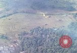 Standbild Marine Jet Jagdbomben Viet Cong Position Quang Ngai Vietnam, 1967, aus Sekunde 54 historischem Filmmaterial Videoclip 65675065746