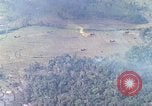 Standbild Marine Jet Jagdbomben Viet Cong Position Quang Ngai Vietnam, 1967, aus Sekunde 56 historischem Filmmaterial Videoclip 65675065746