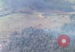Standbild Marine Jet Jagdbomben Viet Cong Position Quang Ngai Vietnam, 1967, aus Sekunde 58 historischem Filmmaterial Videoclip 65675065746