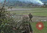 Immagine di Stati Uniti Marines in pattuglia Quang Ngai Vietnam, 1967, secondo 44 filmato di repertorio 65675065748