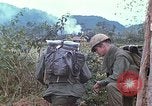 Immagine di Stati Uniti Marines in pattuglia Quang Ngai Vietnam, 1967, secondo 53 filmato di repertorio 65675065748