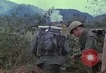 Immagine di Stati Uniti Marines in pattuglia Quang Ngai Vietnam, 1967, secondo 56 filmato di repertorio 65675065748