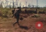 Immagine di Marines americani in Vietnam Con Thien Vietnam, 1967, secondo 55 filmato di repertorio 65675065749