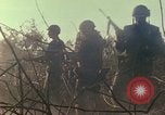 Standbild Vereinigten Staaten Marines Con Thien Vietnam, 1967, aus Sekunde 16 historischem Filmmaterial Videoclip 65675065751