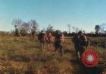 Standbild US Marines voraus Con Thien Vietnam, 1967, aus Sekunde 6 historischem Filmmaterial Videoclip 65675065752