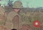 Standbild US Marines voraus Con Thien Vietnam, 1967, aus Sekunde 20 historischem Filmmaterial Videoclip 65675065752