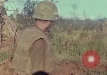 Standbild US Marines voraus Con Thien Vietnam, 1967, aus Sekunde 21 historischem Filmmaterial Videoclip 65675065752