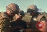 Standbild US Marines voraus Con Thien Vietnam, 1967, aus Sekunde 28 historischem Filmmaterial Videoclip 65675065752