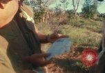 Standbild US Marines voraus Con Thien Vietnam, 1967, aus Sekunde 35 historischem Filmmaterial Videoclip 65675065752