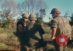 Standbild US Marines voraus Con Thien Vietnam, 1967, aus Sekunde 41 historischem Filmmaterial Videoclip 65675065752