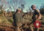 Standbild US Marines voraus Con Thien Vietnam, 1967, aus Sekunde 45 historischem Filmmaterial Videoclip 65675065752