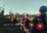 Standbild US Marines voraus Con Thien Vietnam, 1967, aus Sekunde 53 historischem Filmmaterial Videoclip 65675065752