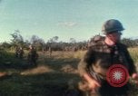 Standbild US Marines voraus Con Thien Vietnam, 1967, aus Sekunde 57 historischem Filmmaterial Videoclip 65675065752