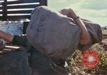 Standbild USA Soldaten Vietnam, 1966, aus Sekunde 26 historischem Filmmaterial Videoclip 65675065753