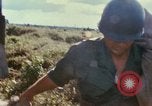 Standbild USA Soldaten Vietnam, 1966, aus Sekunde 31 historischem Filmmaterial Videoclip 65675065753