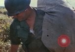 Standbild USA Soldaten Vietnam, 1966, aus Sekunde 32 historischem Filmmaterial Videoclip 65675065753