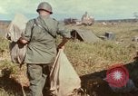 Standbild USA Soldaten Vietnam, 1966, aus Sekunde 41 historischem Filmmaterial Videoclip 65675065753