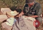 Standbild USA Soldaten Vietnam, 1966, aus Sekunde 12 historischem Filmmaterial Videoclip 65675065754