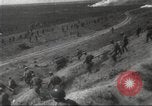 Immagine di La fanteria sovietica Fronte orientale teatro europeo, 1944, secondo 32 filmato di repertorio 65675065829