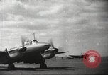 Immagine di Petlyakov sovietica Pe-2 bombardieri L'Ucraina, 1944, secondo 10 filmato di repertorio 65675065834