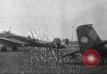 Immagine di Petlyakov sovietica Pe-2 bombardieri L'Ucraina, 1944, secondo 27 filmato di repertorio 65675065834