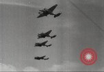 Immagine di Petlyakov sovietica Pe-2 bombardieri L'Ucraina, 1944, secondo 59 filmato di repertorio 65675065834