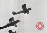 Standbild Sowjetische Truppen 1935 May Day Parade Moskau Russland Sowjetunion, 1935, aus Sekunde 4 historischem Filmmaterial Videoclip 65675065839