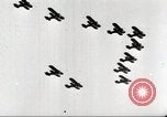 Standbild Sowjetische Truppen 1935 May Day Parade Moskau Russland Sowjetunion, 1935, aus Sekunde 8 historischem Filmmaterial Videoclip 65675065839