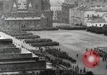 Standbild Sowjetische Truppen 1935 May Day Parade Moskau Russland Sowjetunion, 1935, aus Sekunde 23 historischem Filmmaterial Videoclip 65675065839