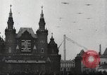 Standbild Sowjetische Truppen 1935 May Day Parade Moskau Russland Sowjetunion, 1935, aus Sekunde 29 historischem Filmmaterial Videoclip 65675065839