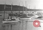 Image Harbour l'île Herschel Canada, 1914, de la seconde 6 séquences d'archives historiques vidéo 65675065851