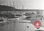 Image Harbour l'île Herschel Canada, 1914, de la seconde 11 séquences d'archives historiques vidéo 65675065851