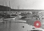 Image Harbour l'île Herschel Canada, 1914, de la seconde 13 séquences d'archives historiques vidéo 65675065851