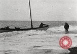 Image des fournitures l'île Banks Canada, 1914, de la seconde 30 séquences d'archives historiques vidéo 65675065852