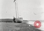 Image des épaves de navires Canada, 1914, de la seconde 58 séquences d'archives historiques vidéo 65675065854