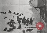 Image le capitaine Bartlett rejoint le capitaine Pedersen à bord du baleinier Herman Sibérie Russie, 1914, de la seconde 37 séquences d'archives historiques vidéo 65675065855