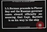 Image le capitaine Bartlett rejoint le capitaine Pedersen à bord du baleinier Herman Sibérie Russie, 1914, de la seconde 59 séquences d'archives historiques vidéo 65675065855