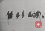 Standbild Ernest Shackleton's Tod und Grab Grytviken Südgeorgien, 1922, aus Sekunde 15 historischem Filmmaterial Videoclip 65675065873