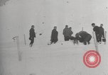Standbild Ernest Shackleton's Tod und Grab Grytviken Südgeorgien, 1922, aus Sekunde 18 historischem Filmmaterial Videoclip 65675065873