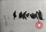 Standbild Ernest Shackleton's Tod und Grab Grytviken Südgeorgien, 1922, aus Sekunde 24 historischem Filmmaterial Videoclip 65675065873