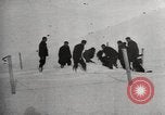Standbild Ernest Shackleton's Tod und Grab Grytviken Südgeorgien, 1922, aus Sekunde 26 historischem Filmmaterial Videoclip 65675065873