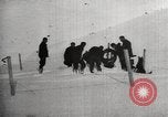 Standbild Ernest Shackleton's Tod und Grab Grytviken Südgeorgien, 1922, aus Sekunde 29 historischem Filmmaterial Videoclip 65675065873