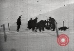 Standbild Ernest Shackleton's Tod und Grab Grytviken Südgeorgien, 1922, aus Sekunde 31 historischem Filmmaterial Videoclip 65675065873